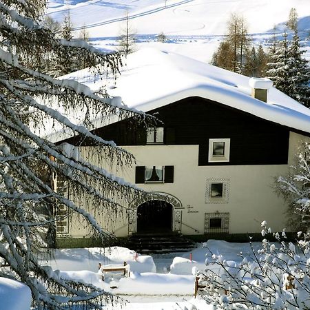 Chesa Dominium Lägenhet Bergün Exteriör bild