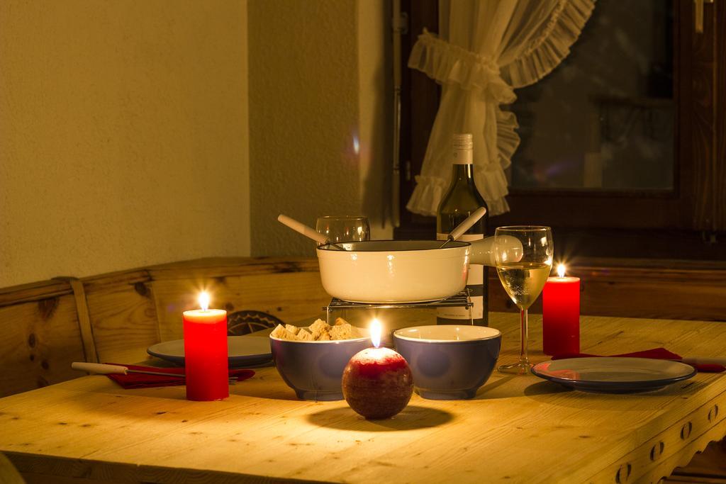 Chesa Dominium Lägenhet Bergün Exteriör bild