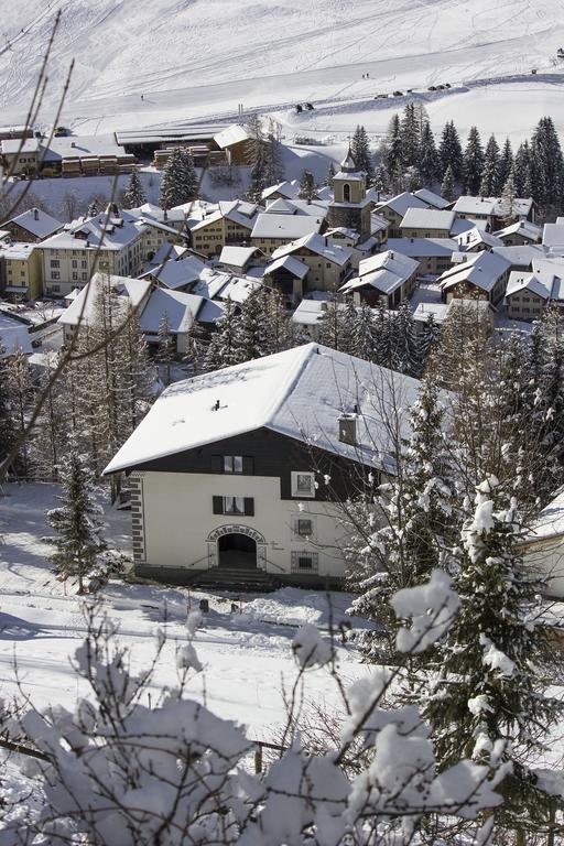 Chesa Dominium Lägenhet Bergün Exteriör bild