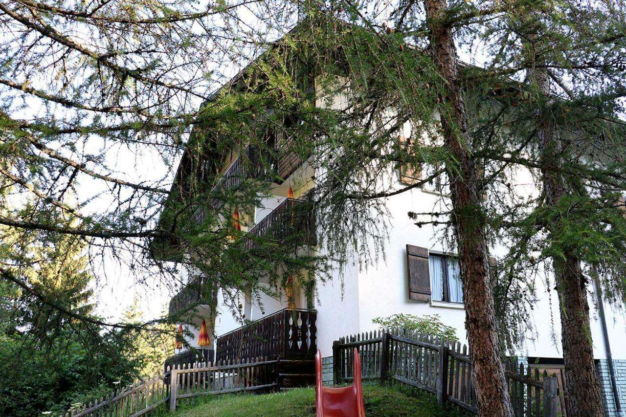 Chesa Dominium Lägenhet Bergün Exteriör bild
